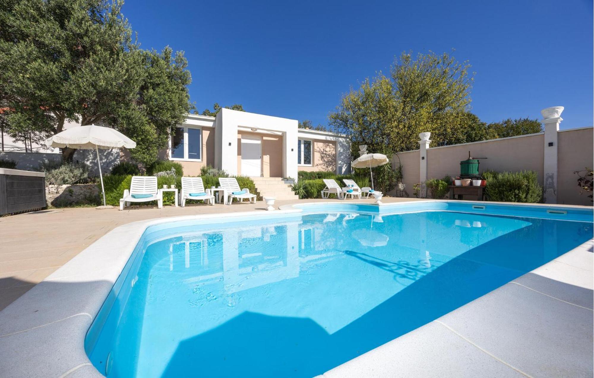 Nice Home In Kastel Sucurac With Wifi Kaštela Exterior foto