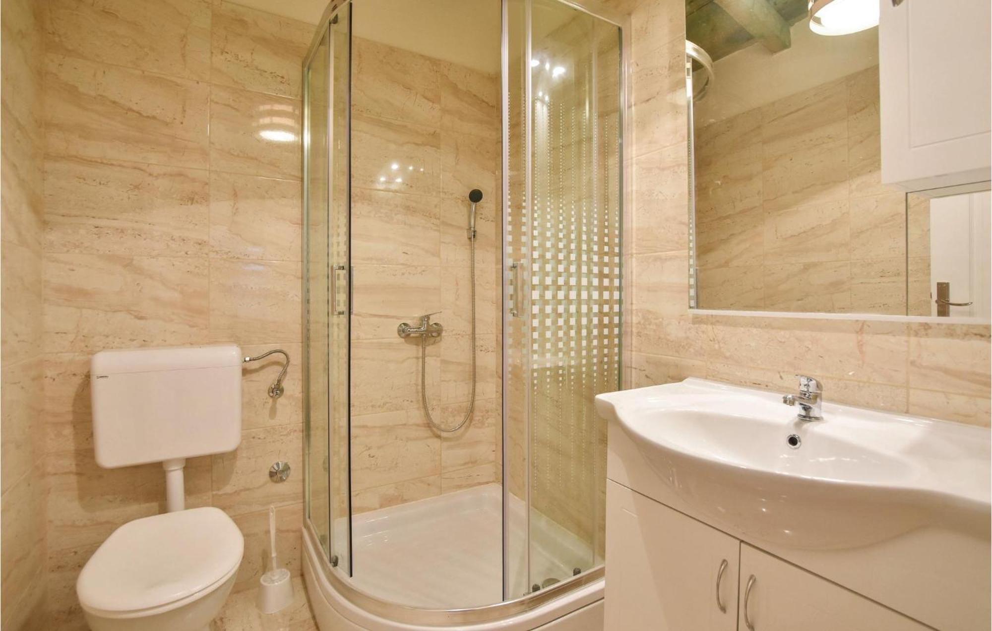 Nice Home In Kastel Sucurac With Wifi Kaštela Exterior foto